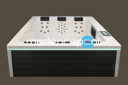 serene-06_medencepont.jpg